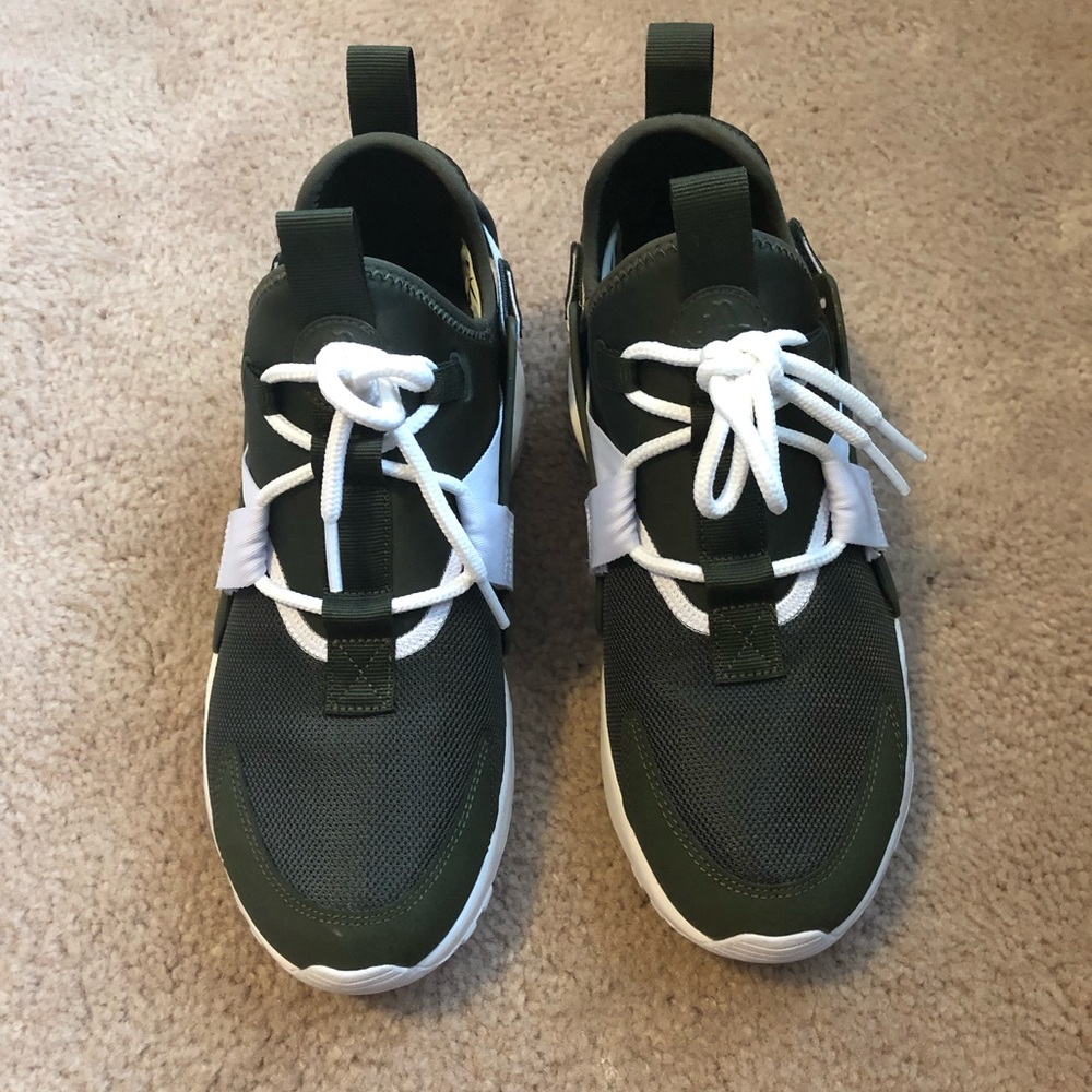 New Nike huarache shoes